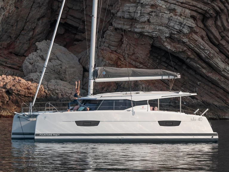 Uthyrning Katamaran  Fountaine Pajot med en båtlicens 