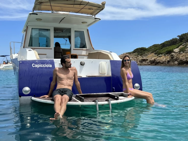 Motorbåt  för uthyrning Sari-Solenzara till det bästa priset 