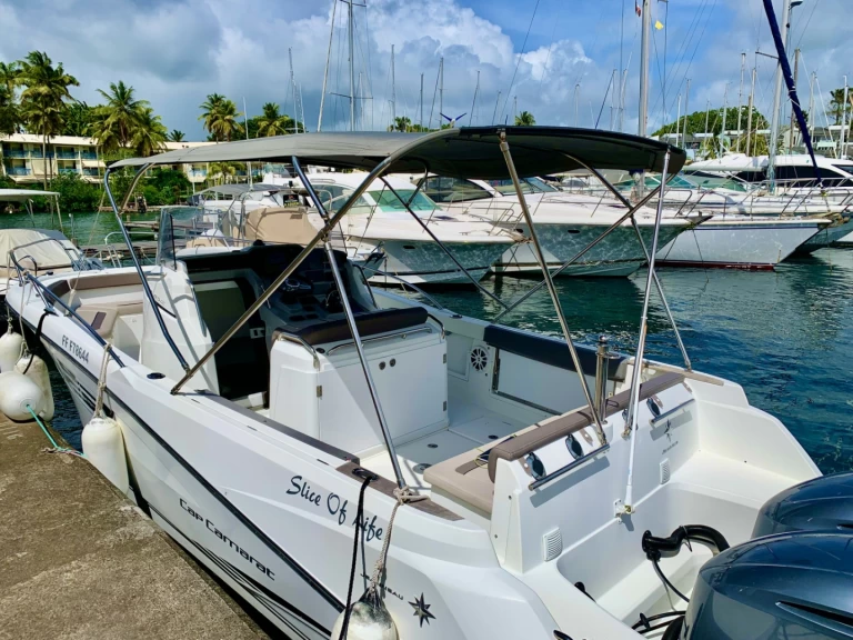 Yacht charter Les Trois-Îlets billig Cap Camarat 8.5 CC