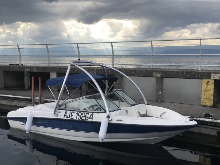 Hyra Motorbåt  med eller utan skeppare Bayliner Thonon-les-Bains 
