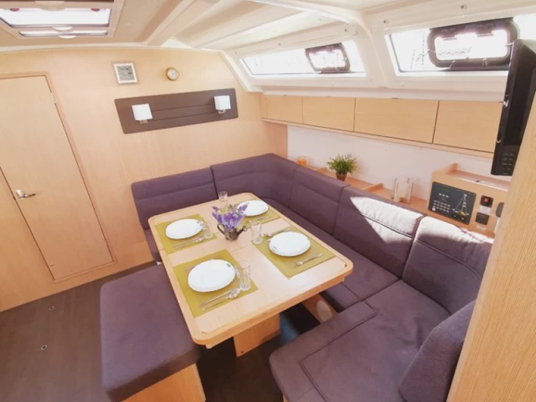 Segelbåt  för uthyrning Pula  till det bästa priset 