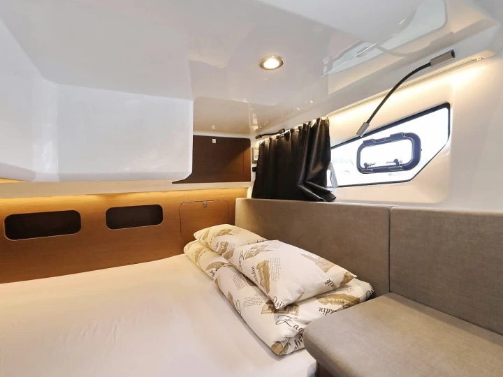 Hyr en Bénéteau Antares 11 FLY Biograd Na Moru 