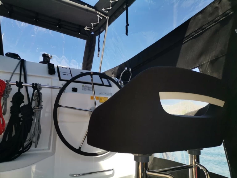 Hyra Katamaran  med eller utan skeppare Lagoon Trogir  