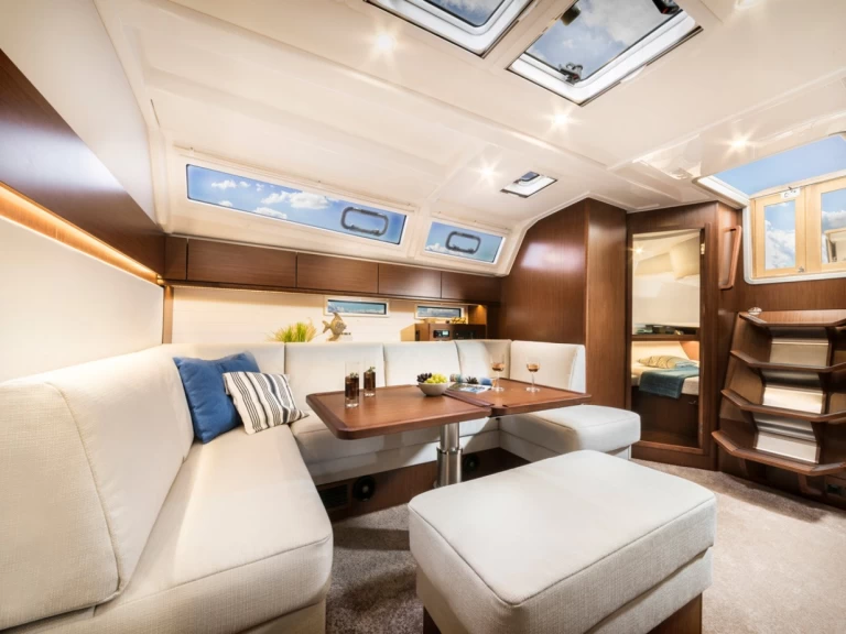 Yacht charter Pula  billig Cruiser 46 Style