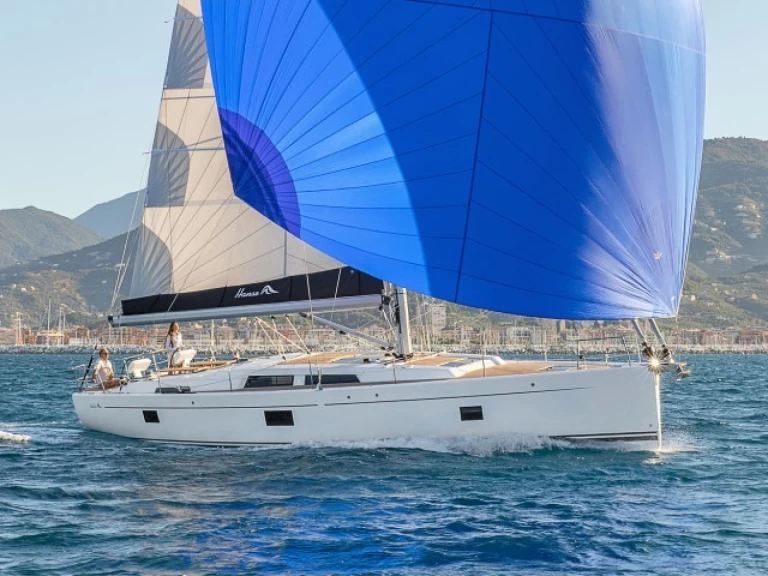Hanse Hanse 508 charter bareboat eller skeppad i Alimos