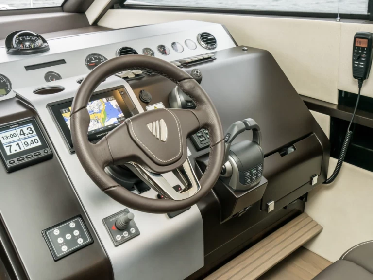 Uthyrning Motorbåt  Fairline med en båtlicens 