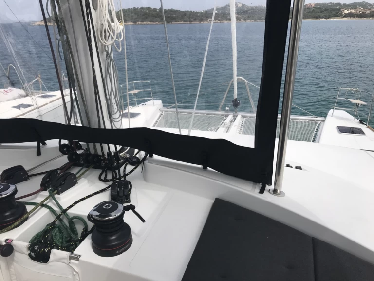 Hyra Katamaran  med eller utan skeppare Lagoon Cugnana Verde 