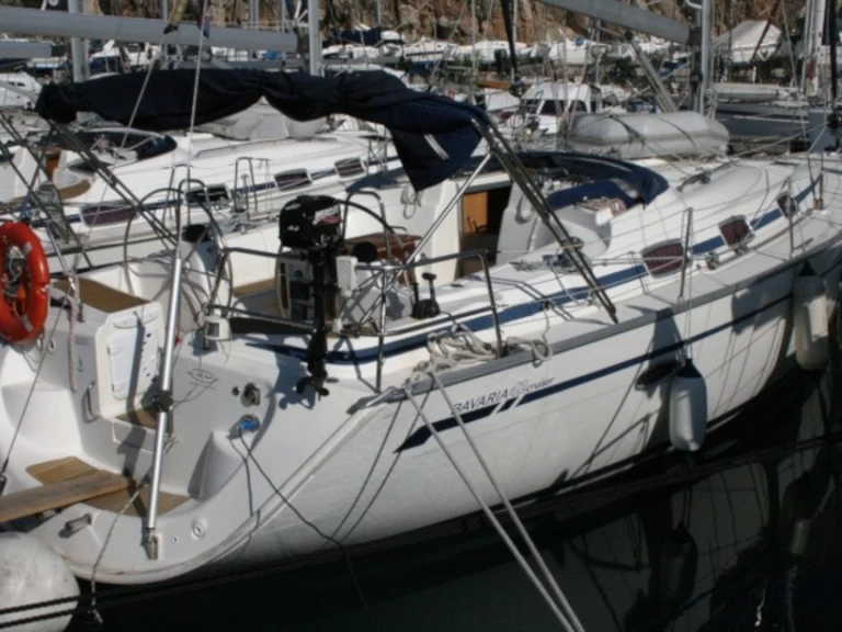Bavaria Bavaria 42 Cruiser charter bareboat eller skeppad i Trogir 