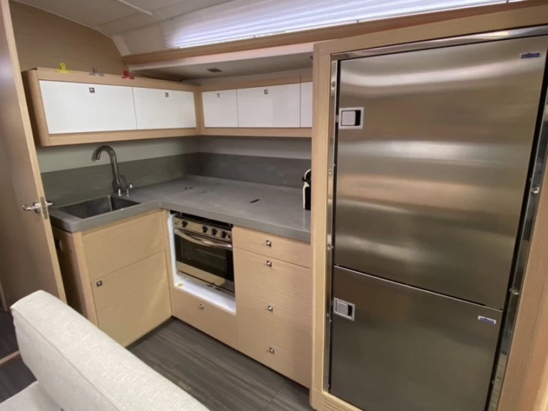 Yacht charter Marseille billig Dufour 470