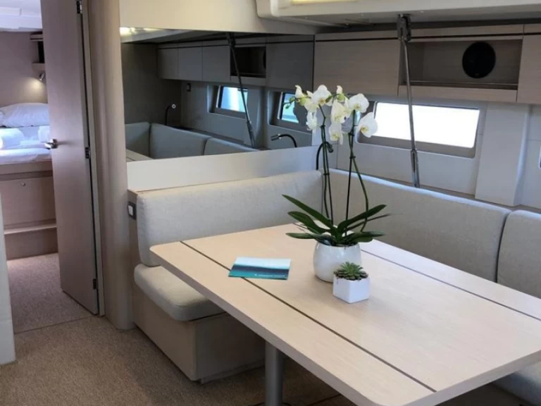 Hyra Segelbåt  med eller utan skeppare Bénéteau Alimos 