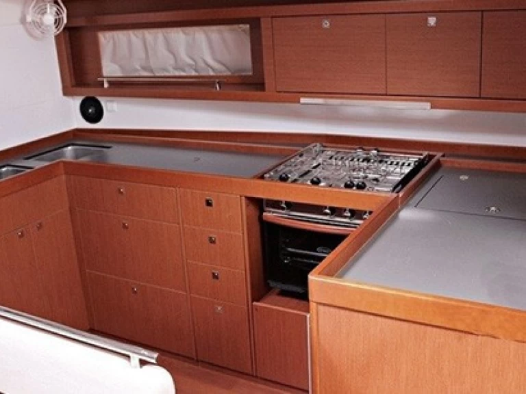 Hyra Segelbåt  med eller utan skeppare Bénéteau Lavrio 