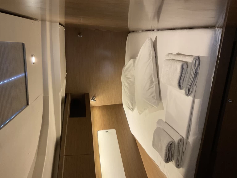 Bénéteau Oceanis 51.1 charter bareboat eller skeppad i Lefkáda