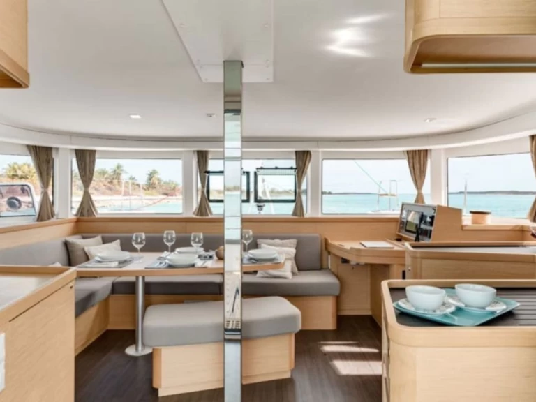 Uthyrning Katamaran  Lagoon med en båtlicens 