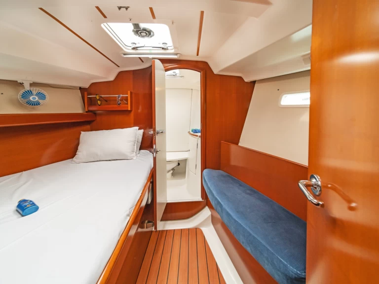 Hyra Segelbåt  med eller utan skeppare Bénéteau Kos  