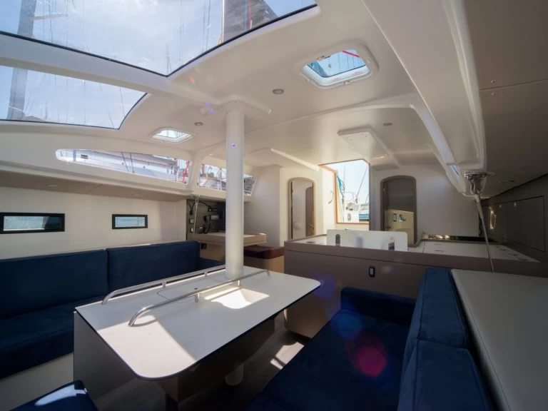 RM RM 1260 charter bareboat eller skeppad i Antibes