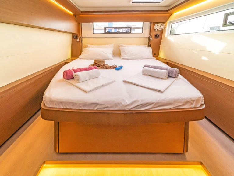 Lagoon Lagoon 50 charter bareboat eller skeppad i Kos 