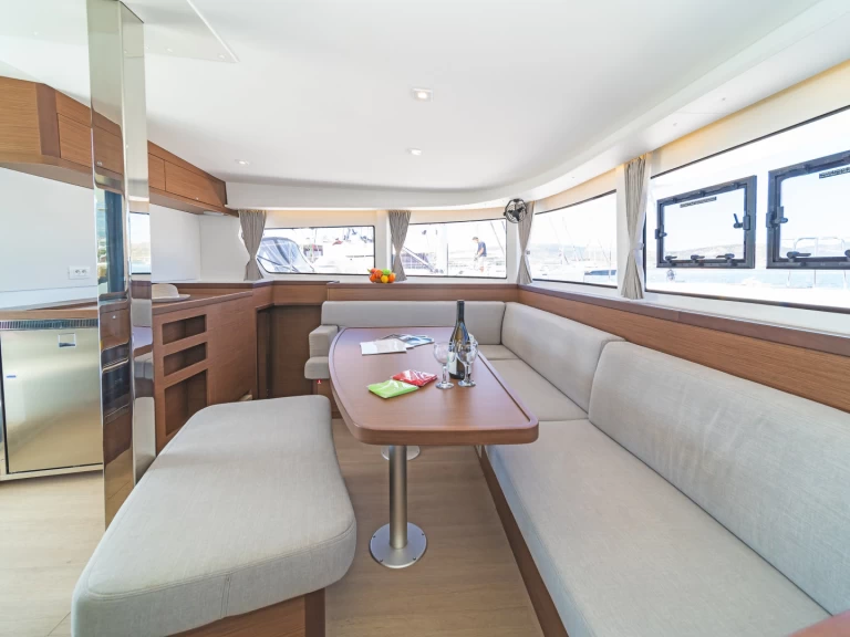 Lagoon Lagoon 42 charter bareboat eller skeppad i Deme of Volos