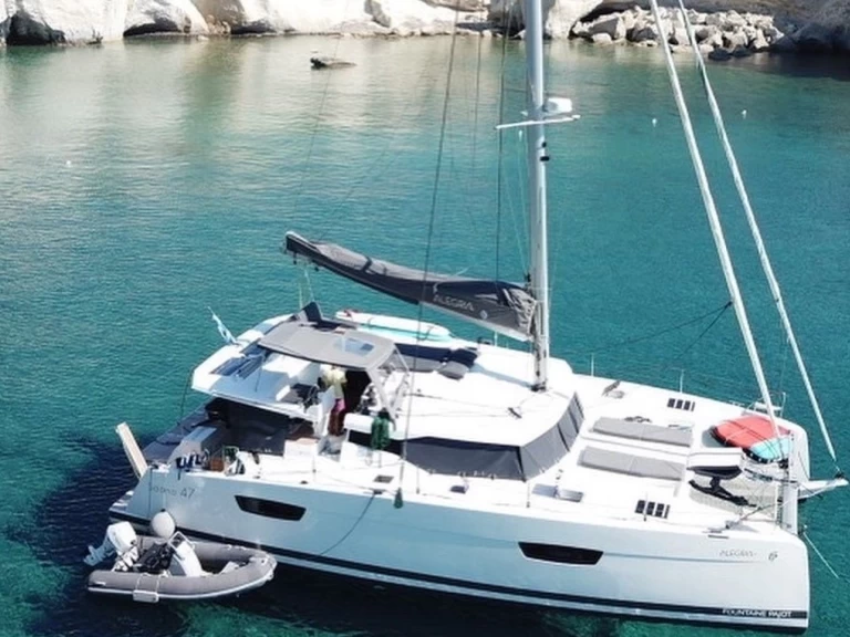 Båtuthyrning Fountaine Pajot Saona 47 i Adámas på Samboat 