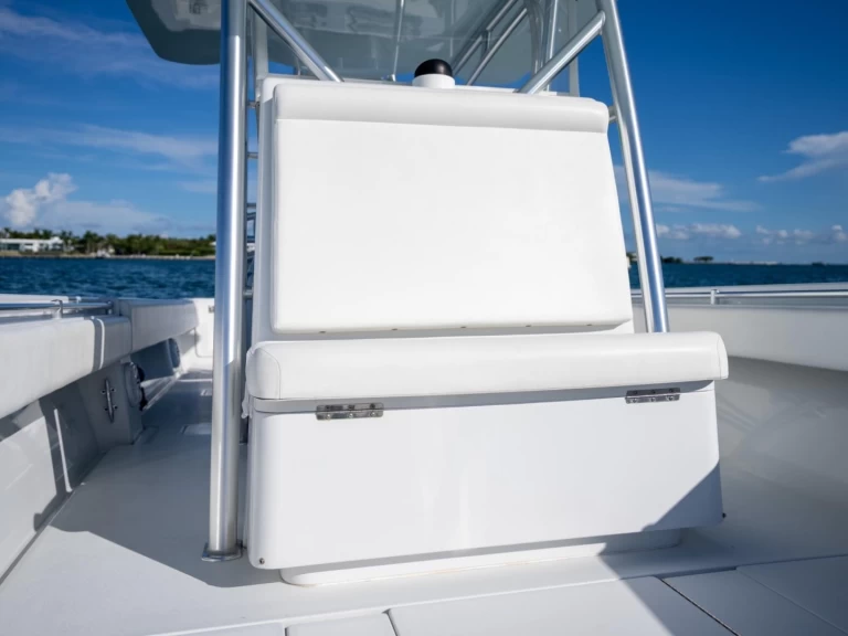 Hyra Lyx yacht med eller utan skeppare Contender Gustavia 