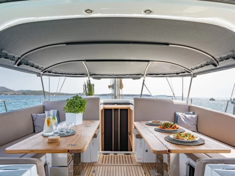 Uthyrning Elliniko  - Jeanneau Jeanneau 64 av Samboat 