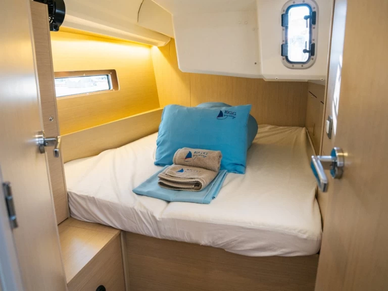 Bénéteau Oceanis 40.1 charter bareboat eller skeppad i Gocek