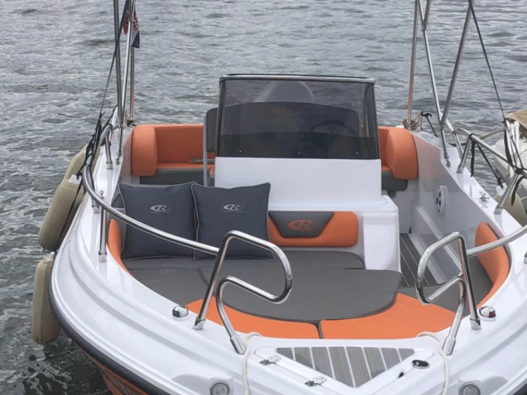 Yacht charter Zadar billig RM19