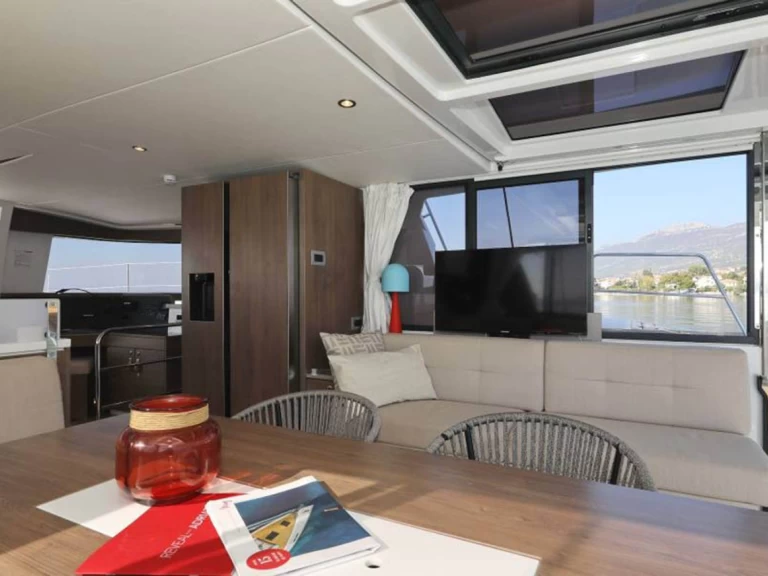 Hyra Katamaran  med eller utan skeppare Bali Eden Island 