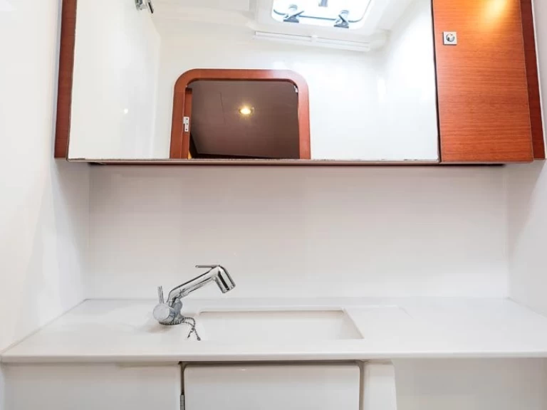 Segelbåt  för uthyrning Olbia till det bästa priset 