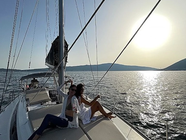 Hyr en Bavaria Cruiser 46 Kotor 