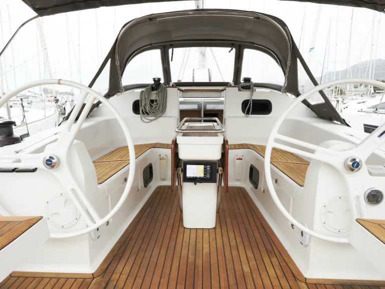 Hyr en Elan Impression 45 Kaštela 