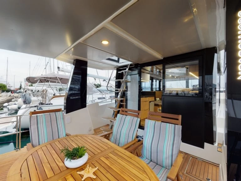 Hyra Lyx yacht med eller utan skeppare Cobra Yachts Trogir  