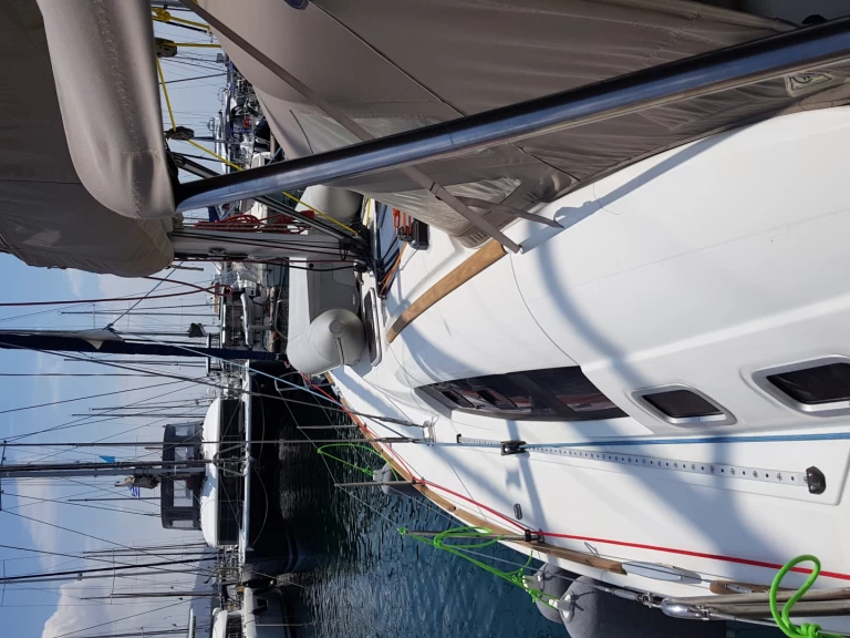 Båtuthyrning Bénéteau Oceanis 46 i Alimos på Samboat 