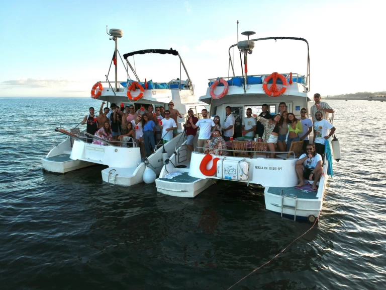 Hyra Motorbåt  med eller utan skeppare Fountaine Pajot Belém 