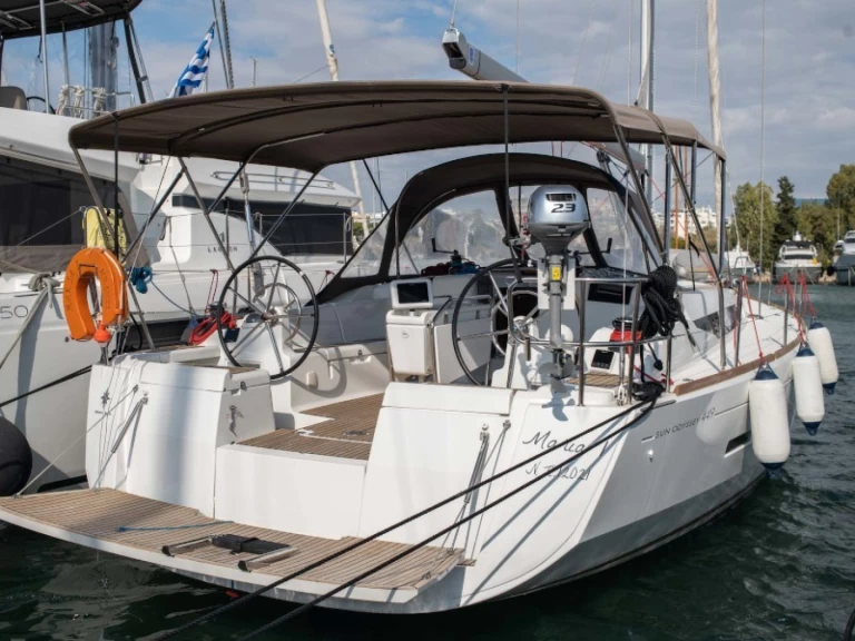 Hyr en Jeanneau Sun Odyssey 449 Alimos 