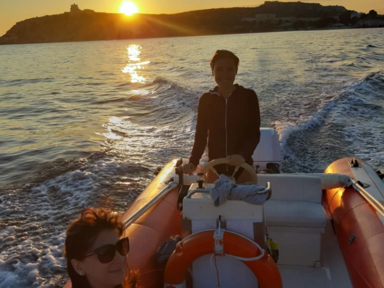 Uthyrning RIB Solemar med en båtlicens 