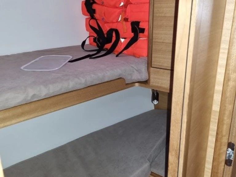 Segelbåt  för uthyrning Trogir  till det bästa priset 