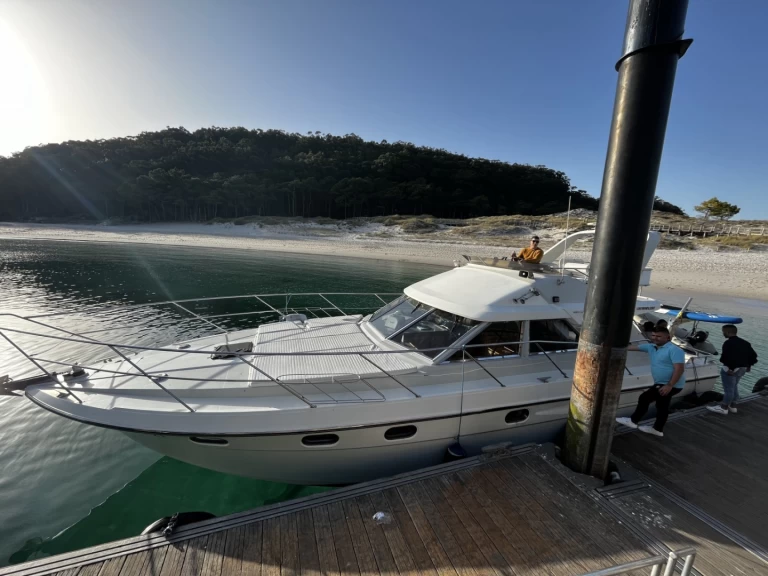 Uthyrning Motorbåt  Fairline med en båtlicens 