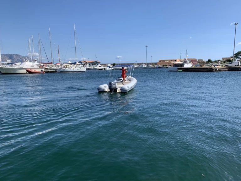 Sea Water SMERALDA 450 charter bareboat eller skeppad i Arbatax