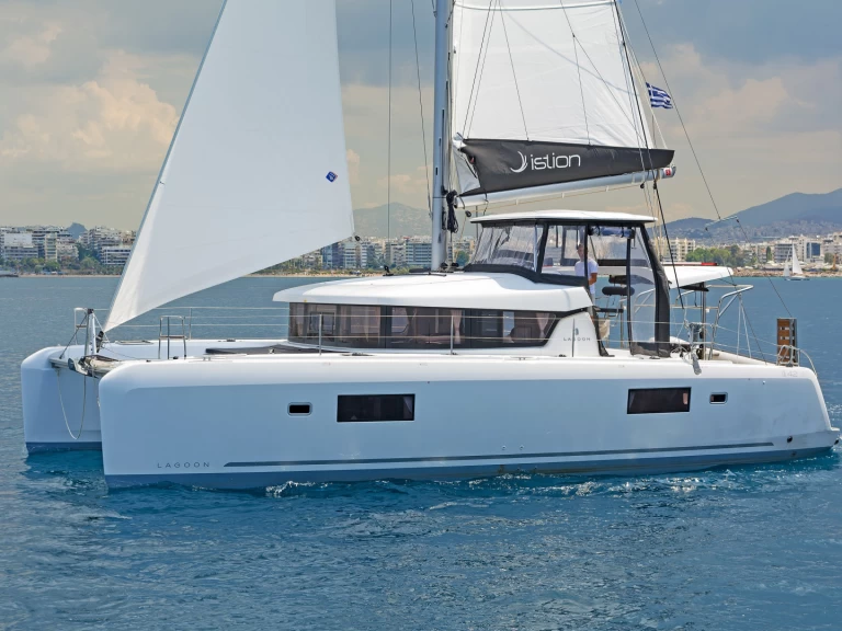 Båtuthyrning Lagoon Lagoon 42 i Lavrio på Samboat 