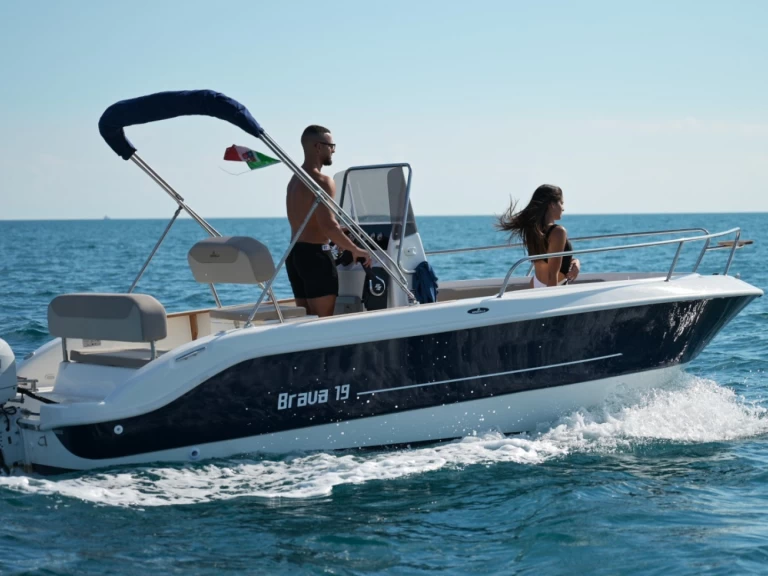 Uthyrning Motorbåt  Mingolla med en båtlicens 