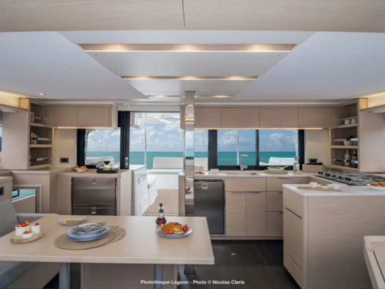 Uthyrning Katamaran  Lagoon med en båtlicens 