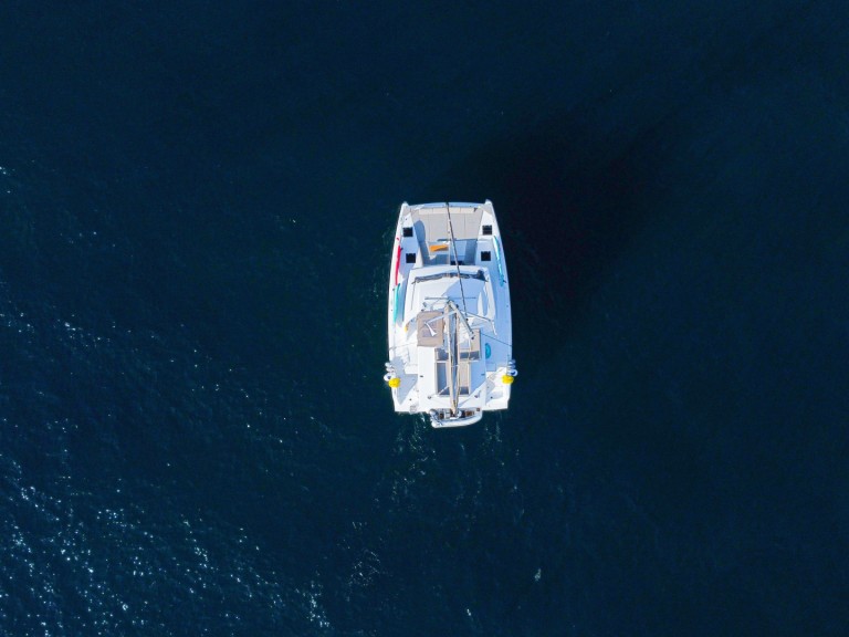 Bali Catamarans Bali 4.4 charter bareboat eller skeppad i Turgutreis
