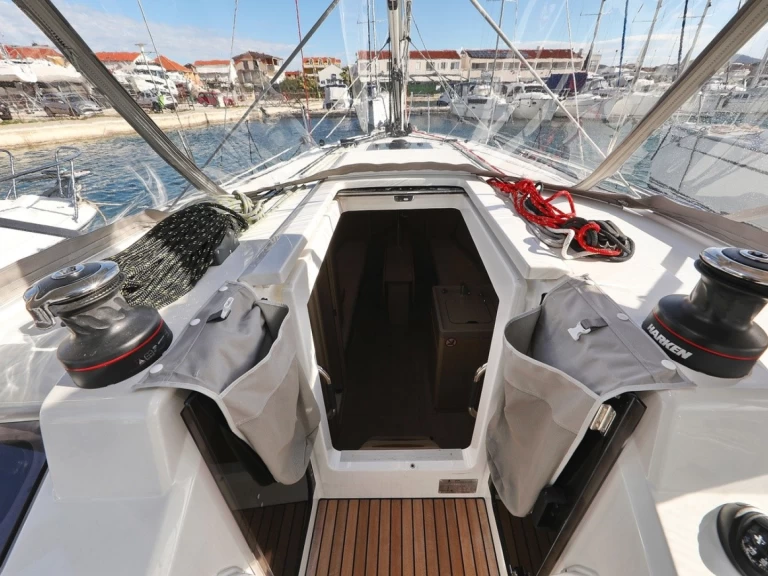 Yacht charter Pirovac billig Oceanis 34.1