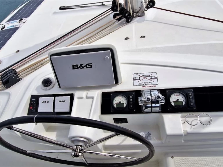 Hyra Katamaran  med eller utan skeppare Lagoon Trogir  