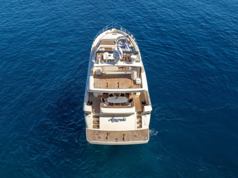 Hyra Yacht  med eller utan skeppare Posillipo Alimos Marina 