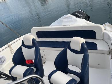 Motorbåt  för uthyrning San Antonio Port till det bästa priset 