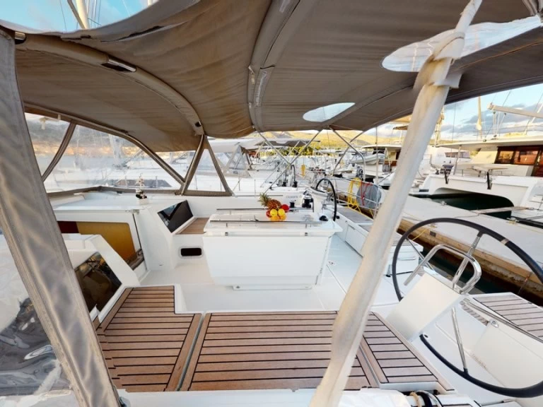 Uthyrning Segelbåt  Bénéteau med en båtlicens 