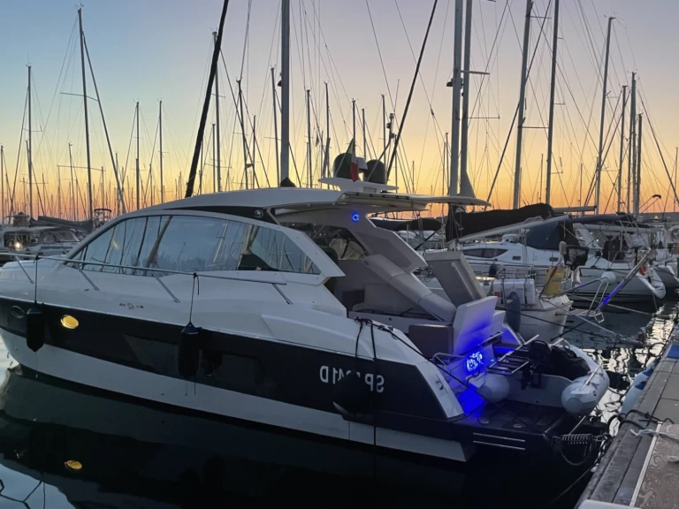 Båtuthyrning Rio Yachts 42 Air i Nettuno på Samboat 