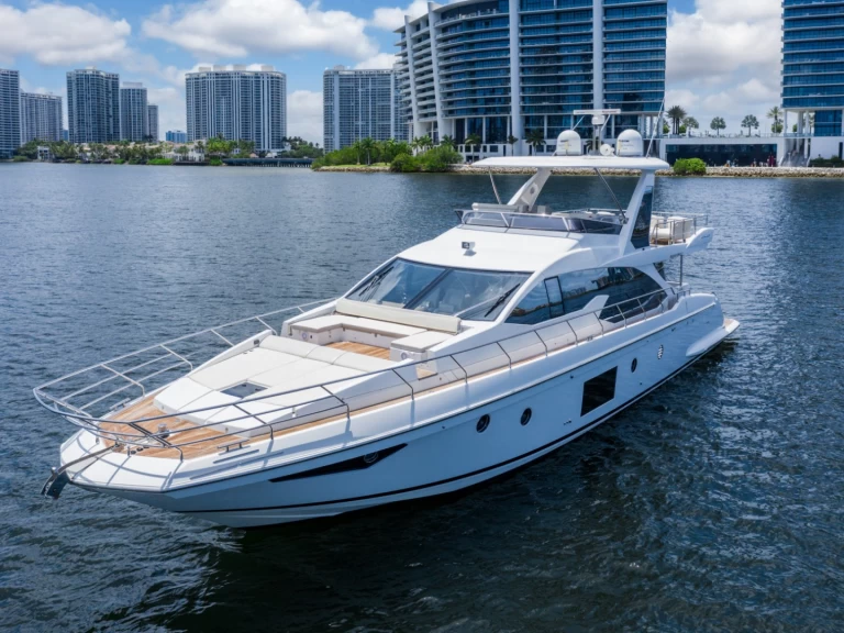 Uthyrning Lyx yacht Azimut med en båtlicens 