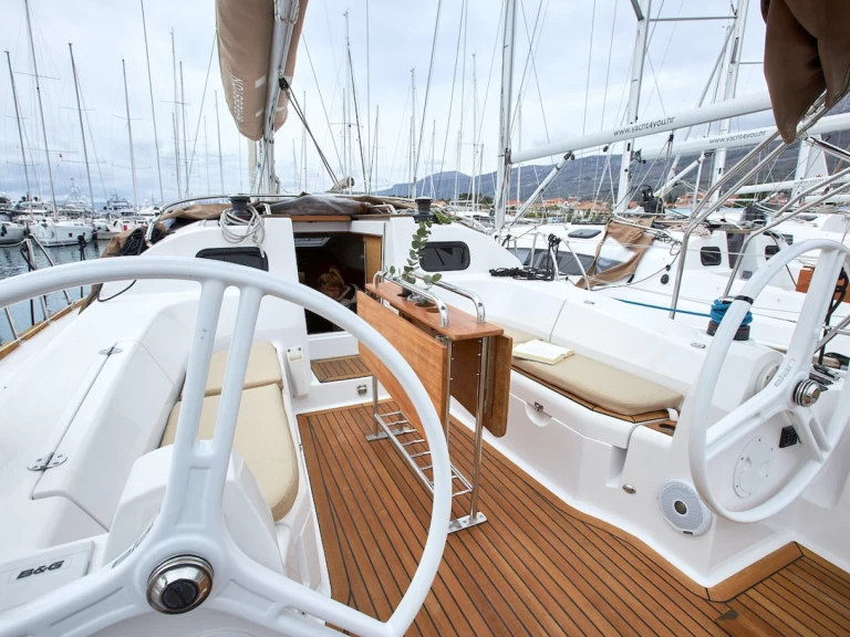 Segelbåt  för uthyrning Kaštela till det bästa priset 